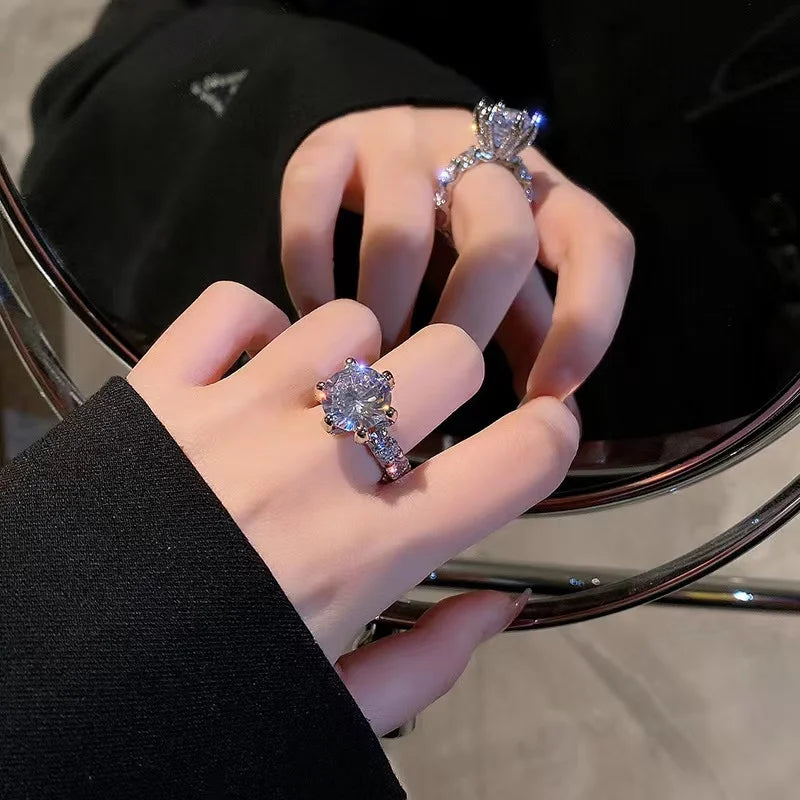 New Trendy Two-color Black Heart Rings For Women