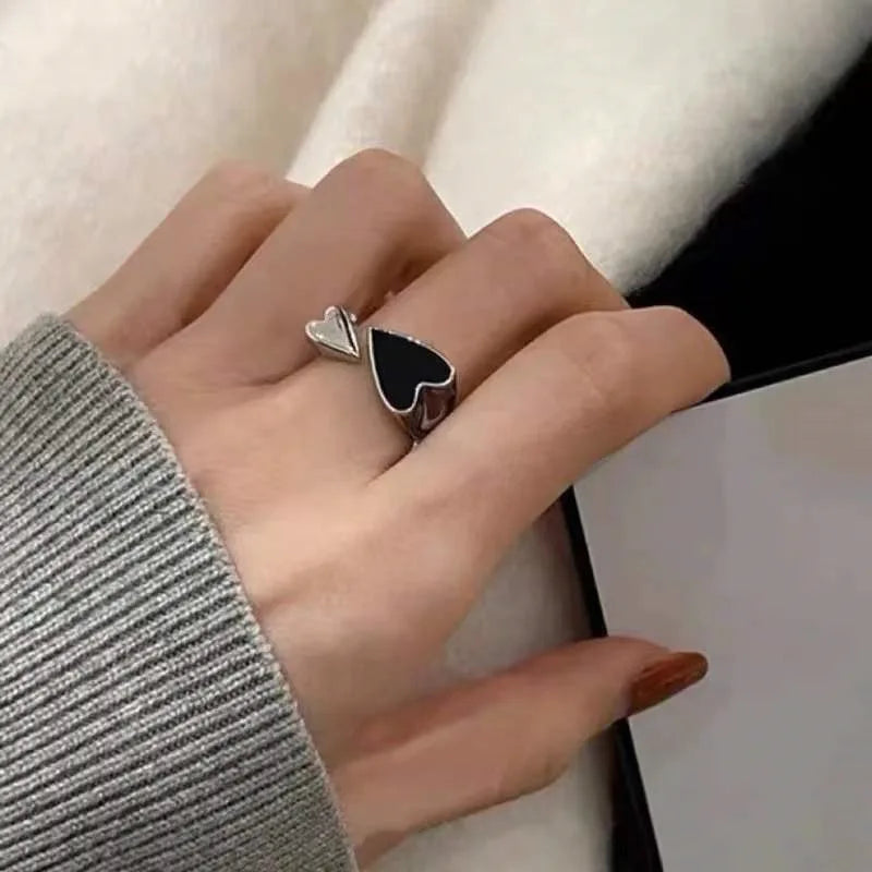 New Trendy Two-color Black Heart Rings For Women