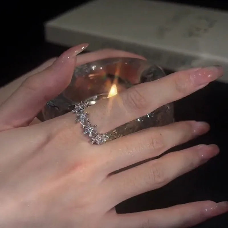 New Trendy Two-color Black Heart Rings For Women