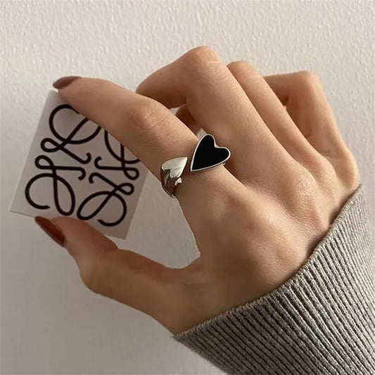 New Trendy Two-color Black Heart Rings For Women